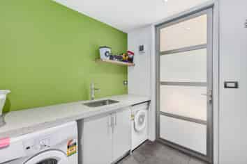 62 Lagoon Av, Wanaka