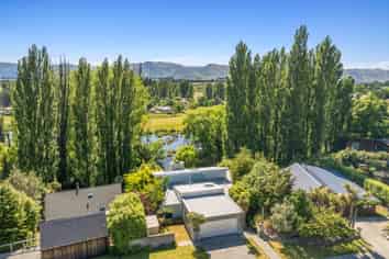 62 Lagoon Av, Wanaka