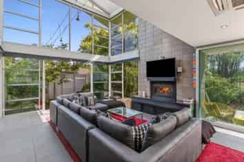 62 Lagoon Av, Wanaka