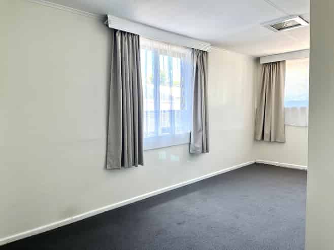 1B Barrack Road, Mount Wellington