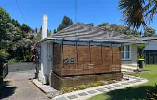 28 South Lynn Road, Titirangi