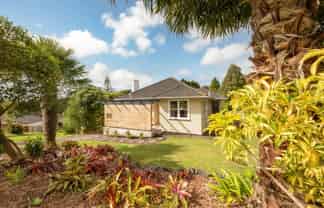 28 South Lynn Road, Titirangi