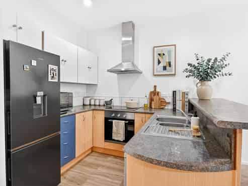 10/11 The Avenue, Albany