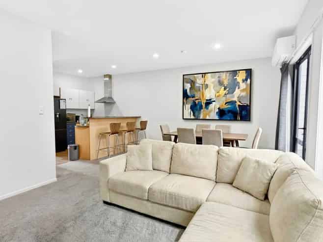 10/11 The Avenue, Albany