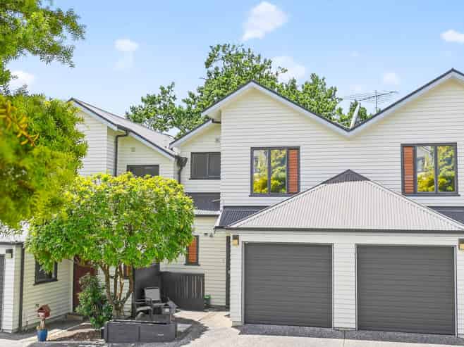 10/11 The Avenue, Albany