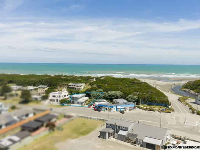 4 Hunia Terrace, Himatangi Beach