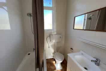 285C Fitzherbert Avenue, West End