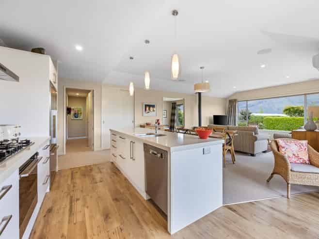 5 Centre Crescent, Wanaka