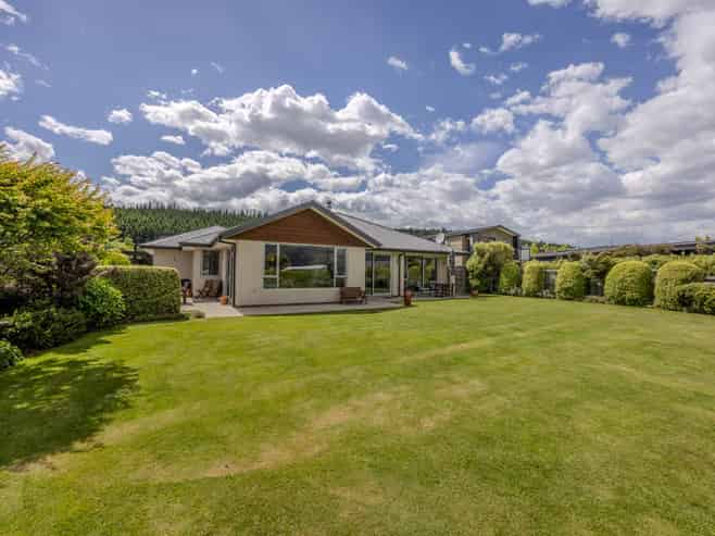 5 Centre Crescent, Wanaka
