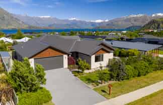 5 Centre Crescent, Wanaka