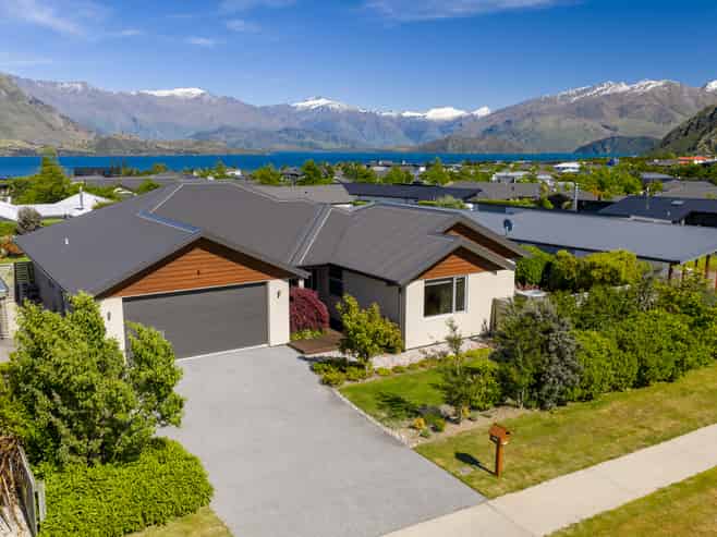 5 Centre Crescent, Wanaka