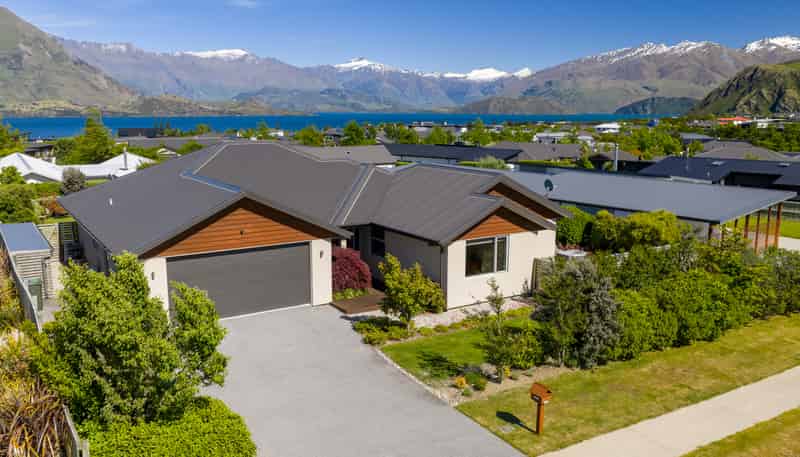 5 Centre Crescent, Wanaka