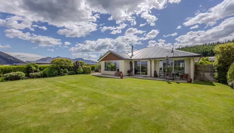 5 Centre Crescent, Wanaka