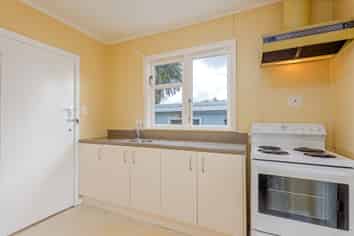 14 Chester Crescent, West End