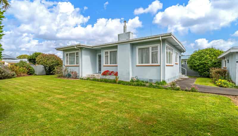 14 Chester Crescent, West End