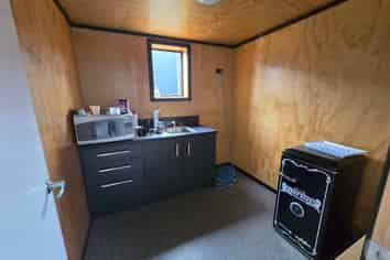 Tidy Tradies Lock Up/Workshop 