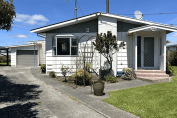 10 Oak Street, Masterton