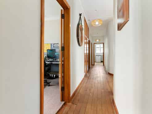 204 High Street South, Carterton