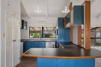 2 Denby Close, Athenree