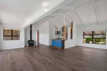 2 Denby Close, Athenree