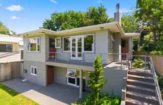 25 Glen Road, Raumati South