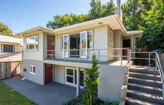 25 Glen Road, Raumati South