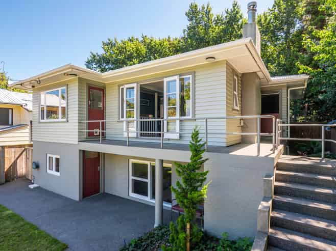 25 Glen Road, Raumati South