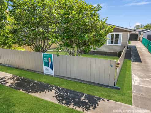 12 Tasman Street, Havelock North