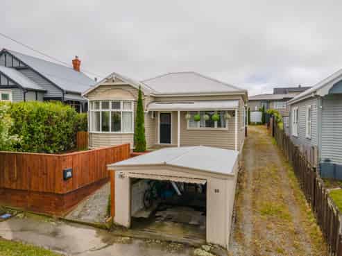 25 Roslyn Terrace, West End