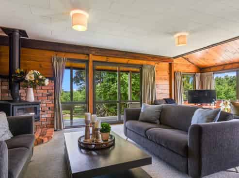 25 Cookson Road, Tikitere