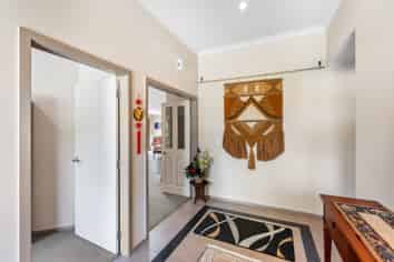 15 Fairway Oaks Dr, Waikanae Beach