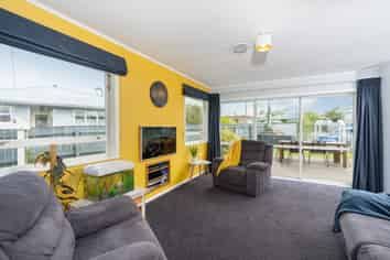 63 Clotworthy Crescent, Onerahi