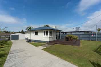 63 Clotworthy Crescent, Onerahi