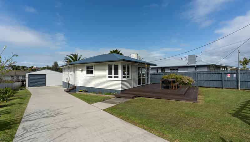 63 Clotworthy Crescent, Onerahi