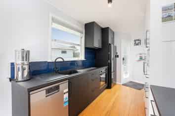 63 Clotworthy Crescent, Onerahi