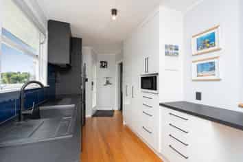 63 Clotworthy Crescent, Onerahi