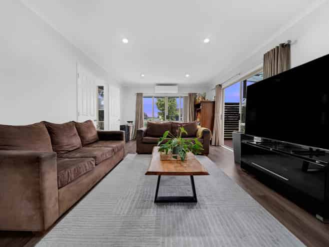 8 McKittrick Avenue, Flat Bush