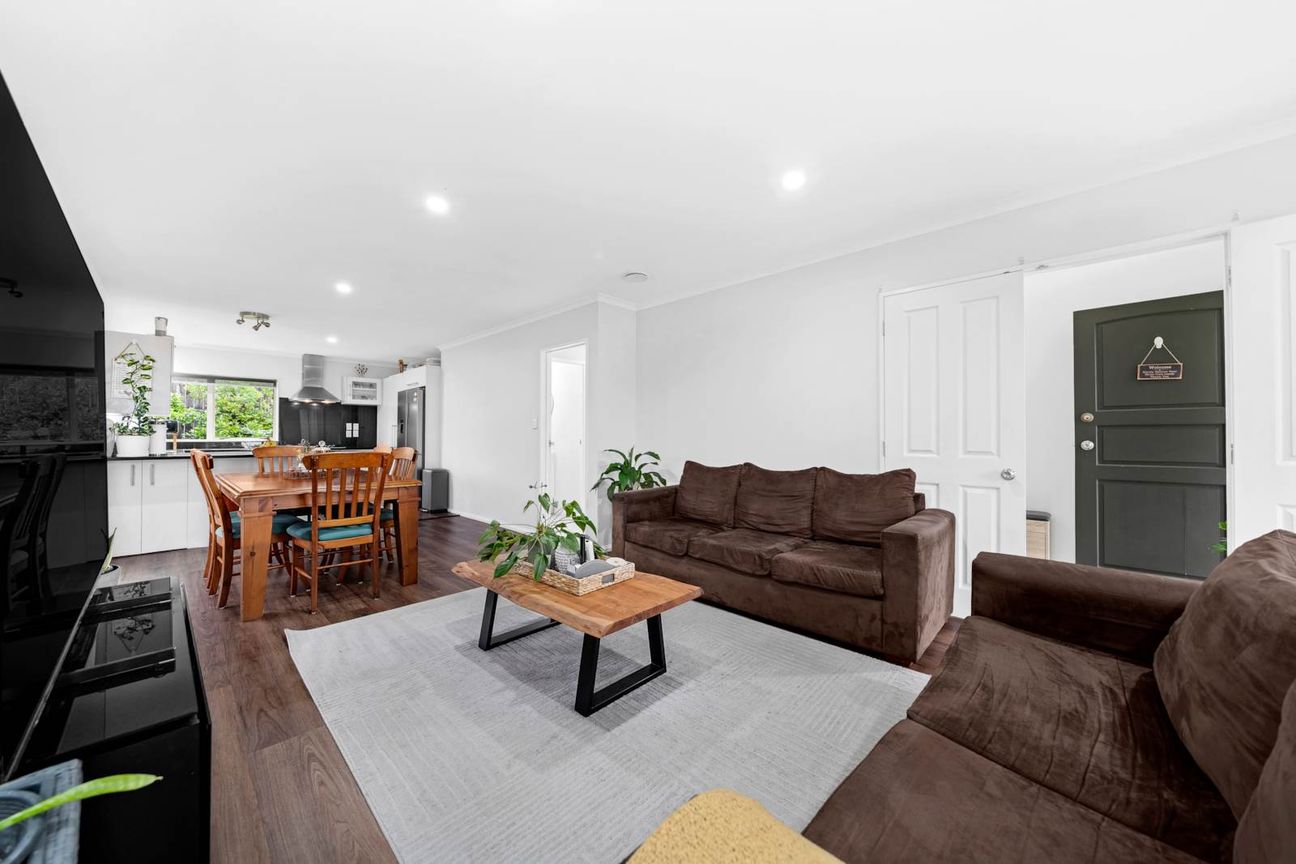 Standalone Value in Flat Bush - Vista 6