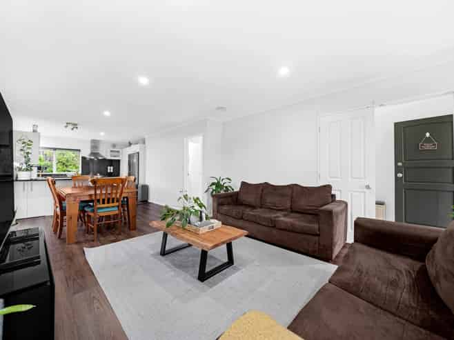 8 McKittrick Avenue, Flat Bush