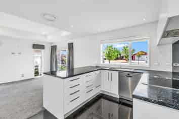 11 Palladio Avenue, LEESTON