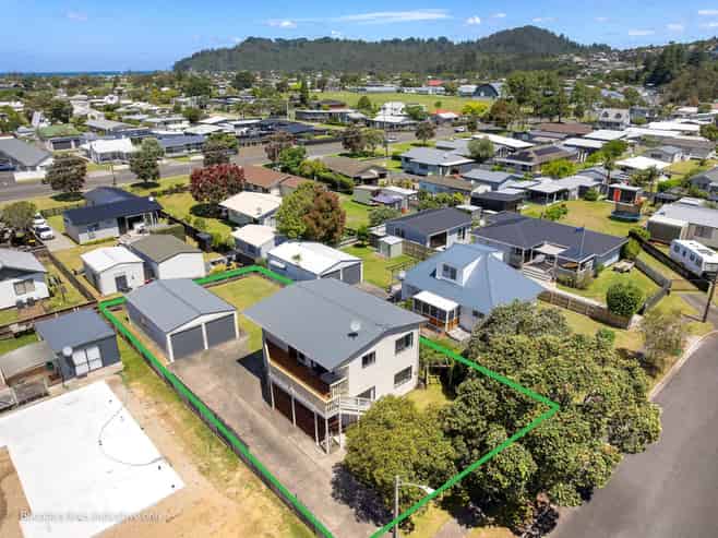 112 Hampton Road, Whangamata