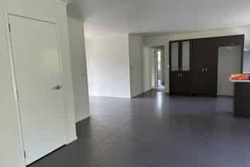 38 Lomas Way, Albany