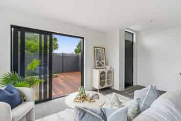 2/19 Clark Street, Levin