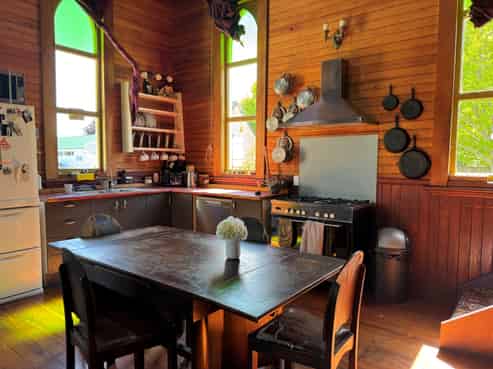 WORK AND LIVE/INVESTMENT OPPORTUNITY