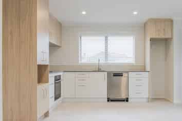 2 Fordyce Court, West End