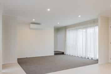 2 Fordyce Court, West End