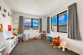 18 Stowell Drive, Cromwell