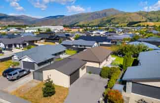 18 Stowell Drive, Cromwell