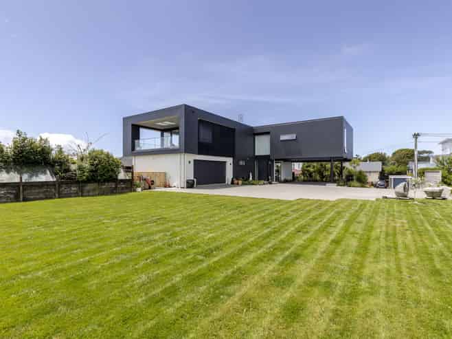 8 Kowhai Street, Strandon