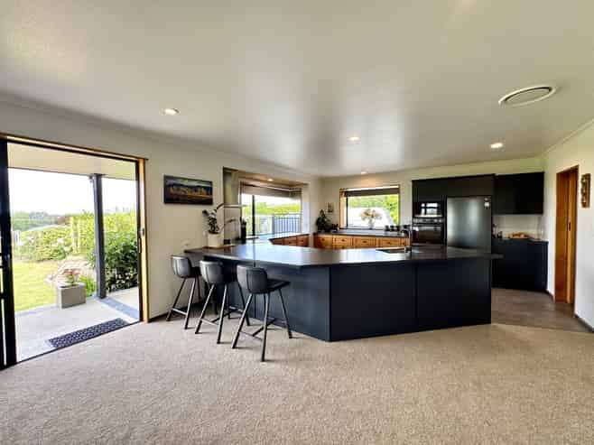 356 Hadlow Road, Claremont